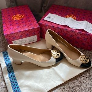 Tory Burch Chelsea Cap Toe Pumps black & white